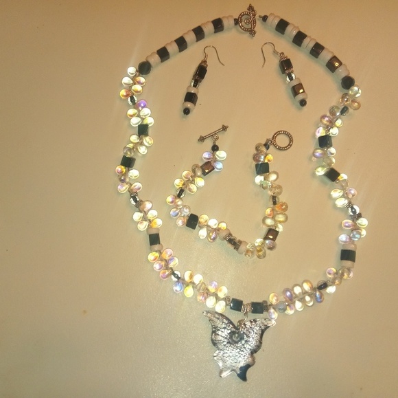 3pc Jewelry set incl Necklace, bracelet & earrings - Picture 4 of 4